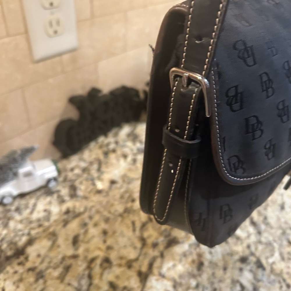 Dooney & Bourke Vintage Black Canvas Logo/Leather Trim Shoulder Purse - Picture 4 of 9